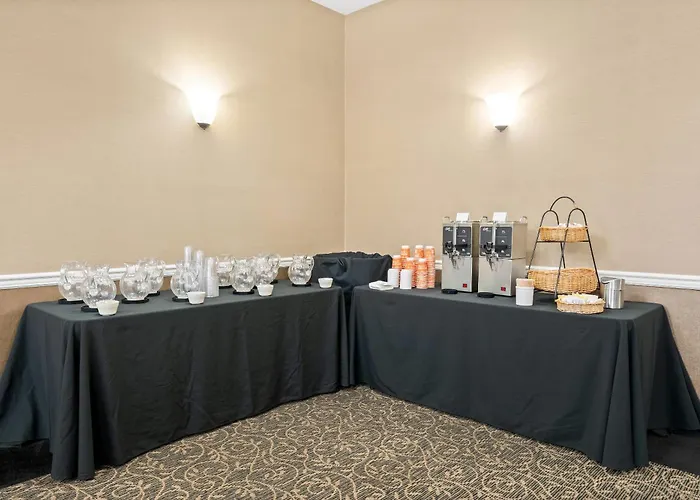Comfort Suites Bethlehem Near Lehigh University And Lvi Airport