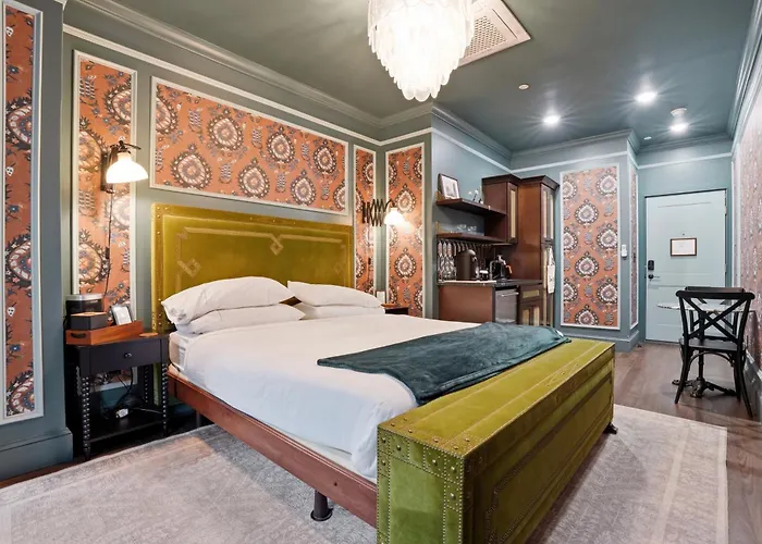 The Gas Lamp Hotel